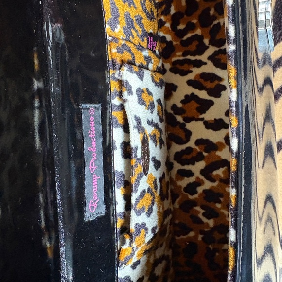 Revamp Pinup Girl Handbag black patent leather and leopard lining Meteor - Picture 5 of 8